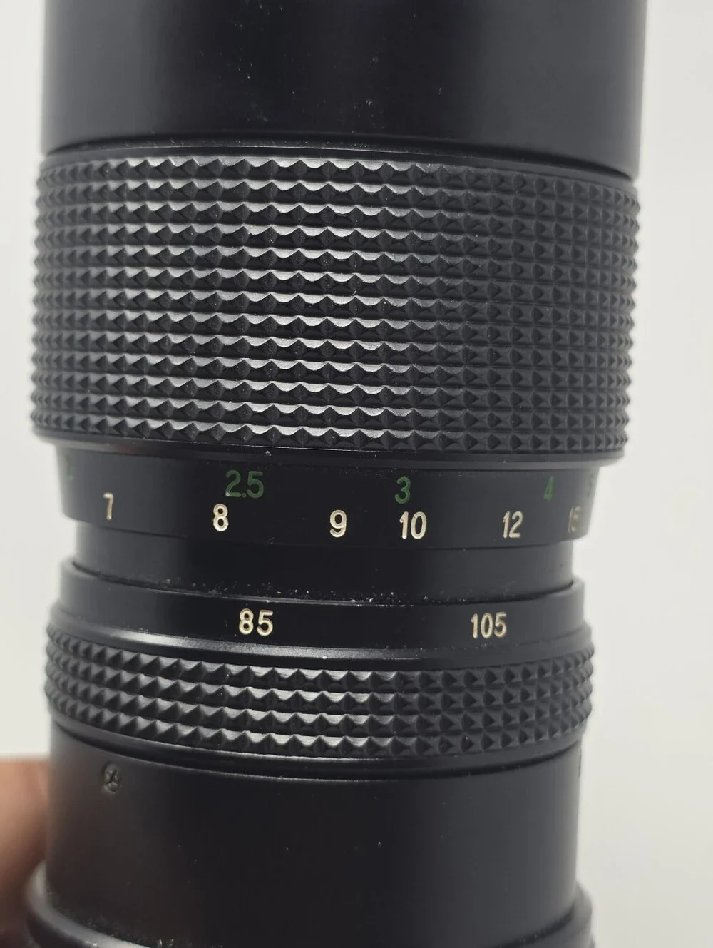 VIVITAR (by KIRON) AUTO ZOOM 85-205mm 1:3.8. M42 mount lens. Comes w/ case, cap.